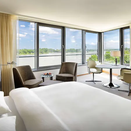 Hyatt Regency Ξενοδοχείο 5*