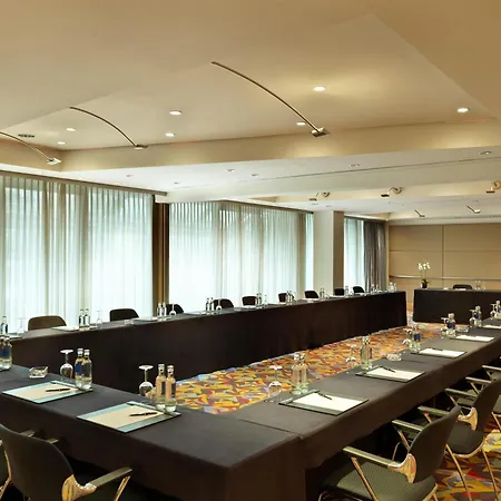 Hyatt Regency 5*